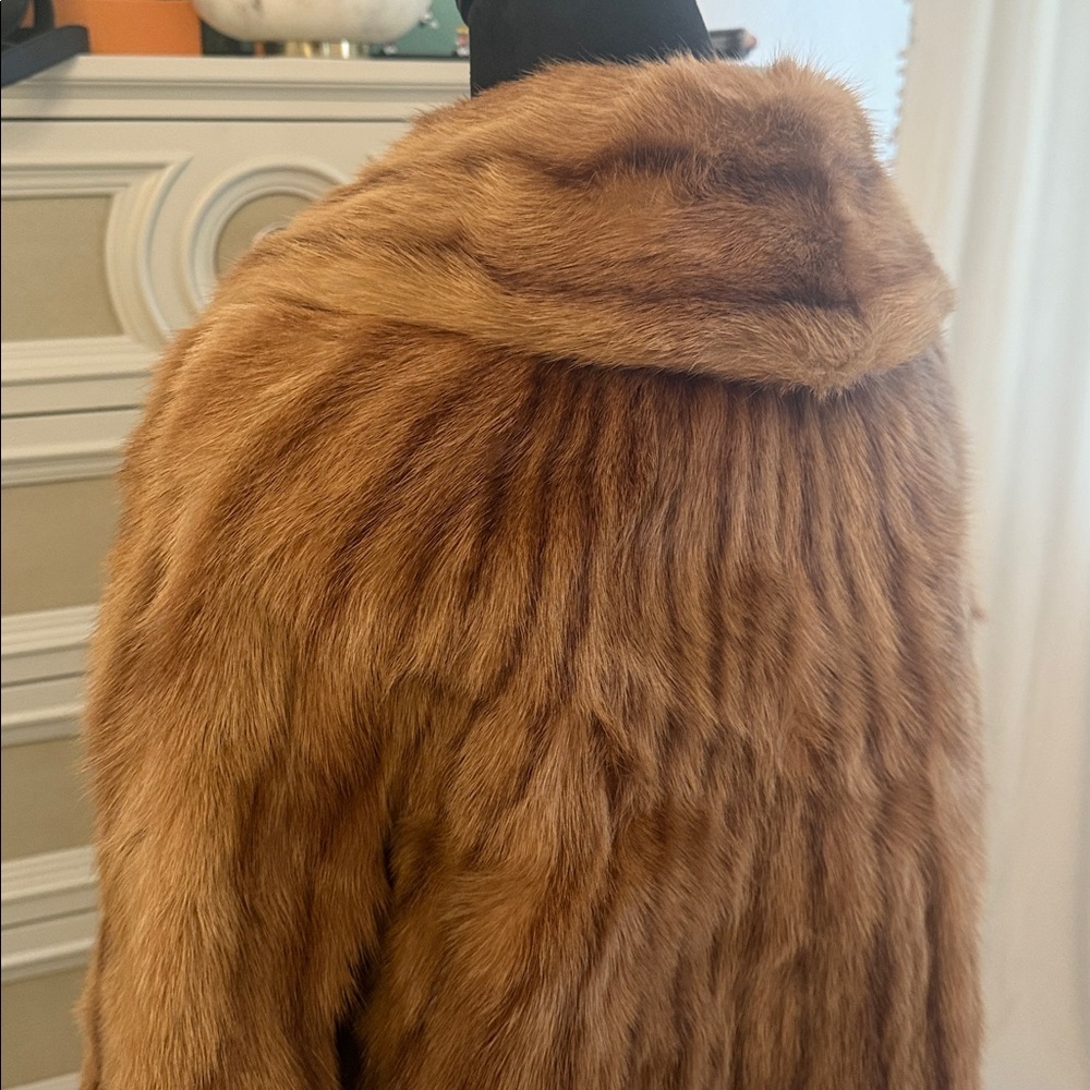 Elegant Brown Fur Coat - Picture 8 of 10